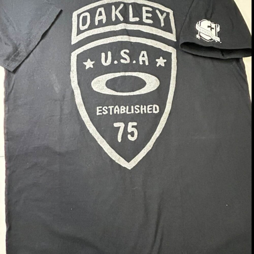 Oakley Shirt Exclusively made for Buckle Size Medium